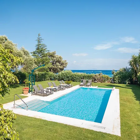 Beachfront Pool Βίλα Μπαρμπάτι